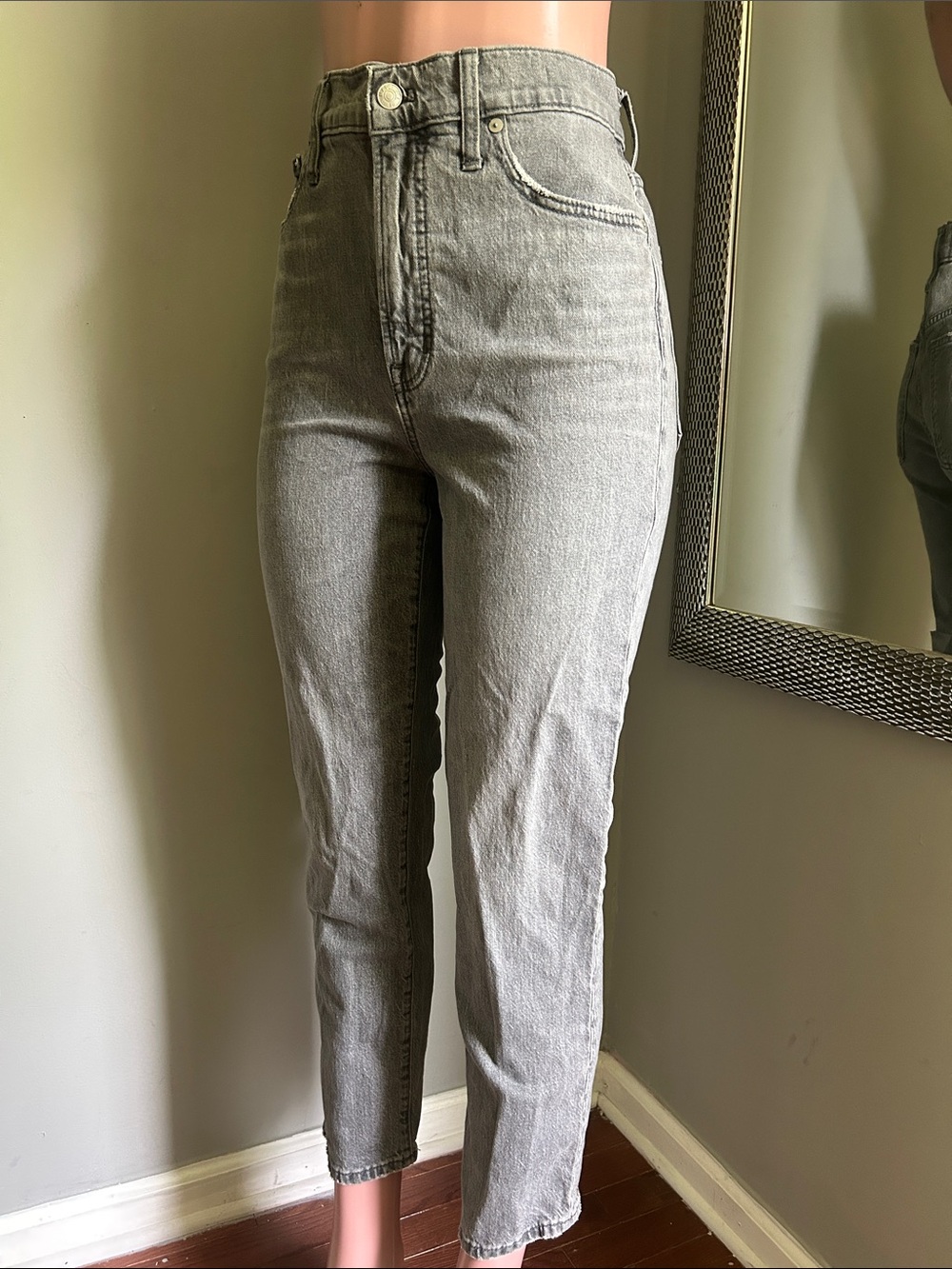 Madewell  Vintage High-Rise Straight Leg Jeans - Light Gray